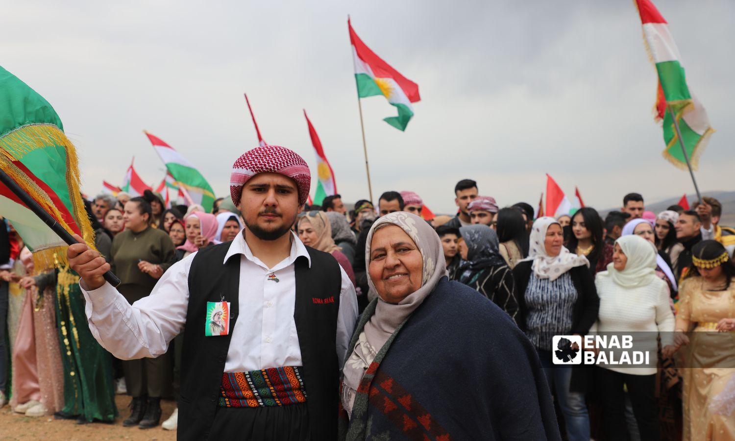 كرد يحتفلون بـ"النوروز" في ميدانكي بعفرين بريف حلب - 21 آذار 2025 (عنب بلدي/ديان جنباز)