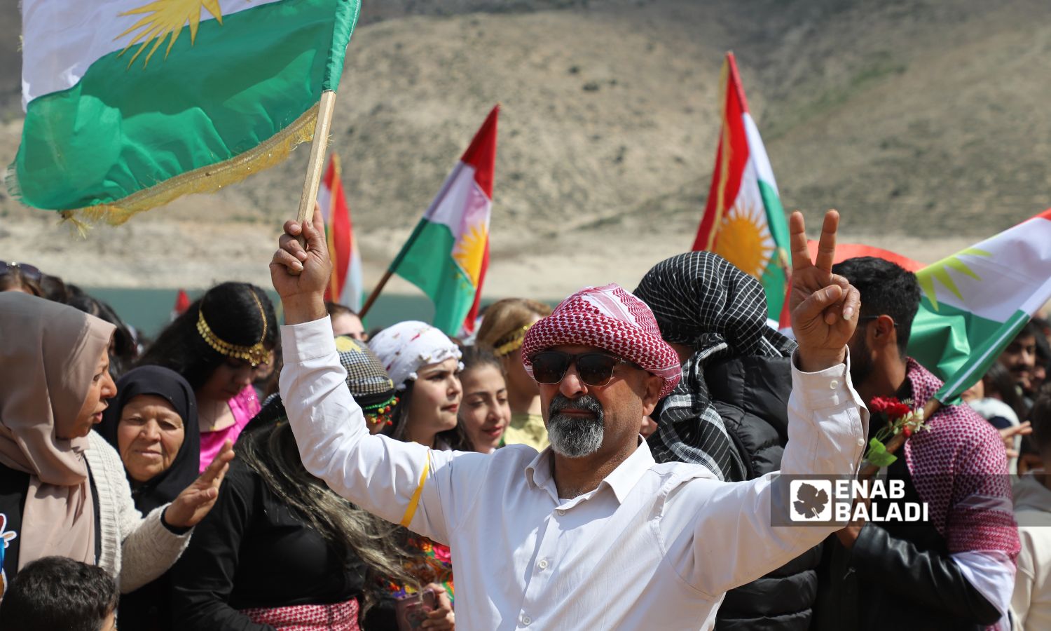 أكراد يحتفلون بـ"النوروز" ميدانكي بعفرين بريف حلب الغربي - 21 آذار 2025 (عنب بلدي/ديان جنباز)