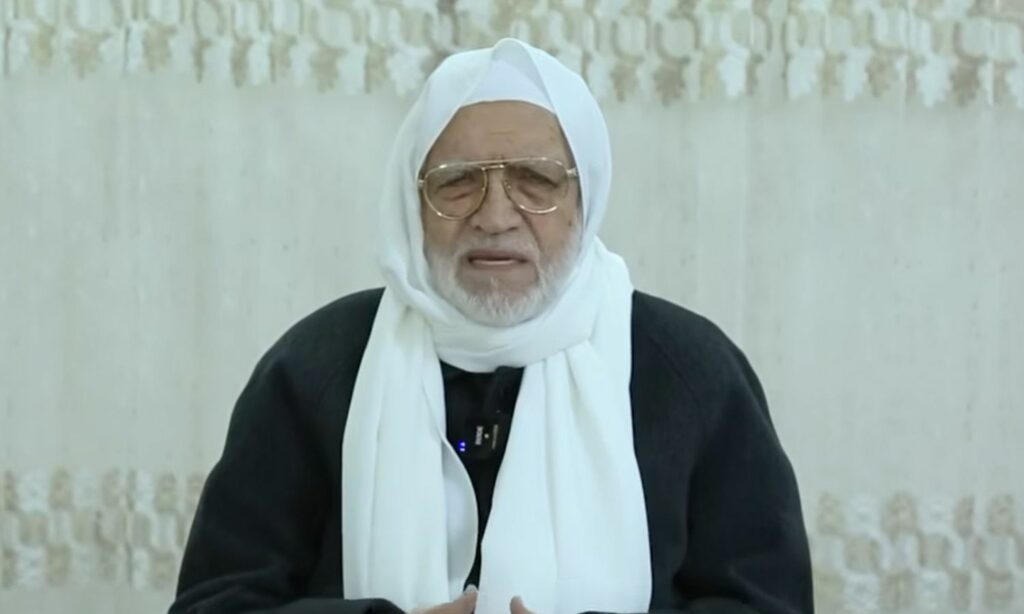 المفتي العام لسوريا أسامة الرفاعي يوجه كلمة للشعب السوري- 30 من نيسان 2025 (أسامة الرفاعي/ فيس بوك)