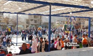 أقبل الأطفال على الألعاب في الساحات الشعبية في مدينة الزبداني بريف دمشق - 2 نيسان 2025 (عنب بلدي)