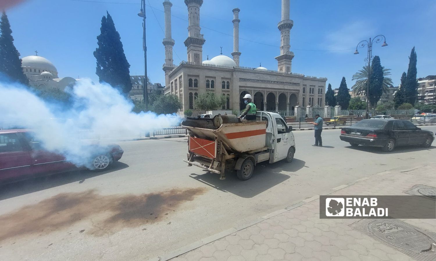 مجلس مدينة حلب يبدأ حملة رش مبيدات لمكافحة اللشمانيا - 19 أيار 2025 (عنب بلدي/ محمد ديب بظت)