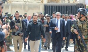القيادي في "الجيش الوطني" أحمد إحسان فياض الهايس "المعروف بـ"أبو حاتم شقرا" خلال حضوره المؤتمر السوري لرفض التطبيع مع النظام الذي عقد في مدينة الراعي بريف حلب - 1 من أيار 2023 (أبو حاتم شقرا)