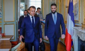 الرئيس السوري، أحمد الشرع في زيارة إلى فرنسا هي الأولى من نوعها إلى أوروبا- 7 من أيار 2025 (رئاسة الجمهورية)
