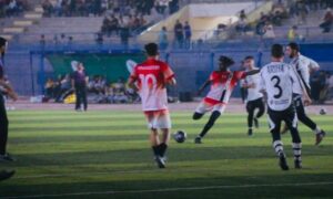 من مباراة أمية وأريحا على ملعب إدلب البلدي ضمن دوري الشمال السوري- 23 أيار 2025 (نادي أمية الرياضي)