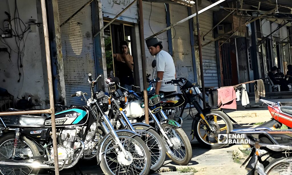 حركة جامدة في سوق الدراجات النارية برأس العين وتل أبيض - 6 أيار 2025 (عنب بلدي)