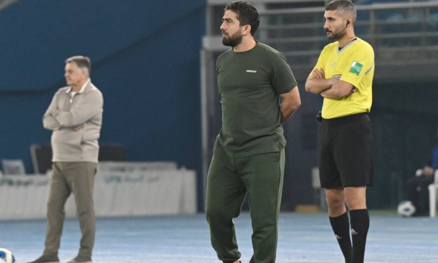فراس الخطيب خلال إشرافه على تدريب نادي الفحيحيل الكويتي - آذار 2024 (الجريدة)