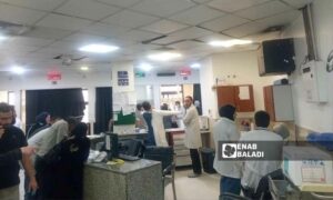 يشتكي مراجعو مستشفى "المجتهد" من تراجع الخدمات - 5 أيار 2025 (عنب بلدي/ لمى دياب)