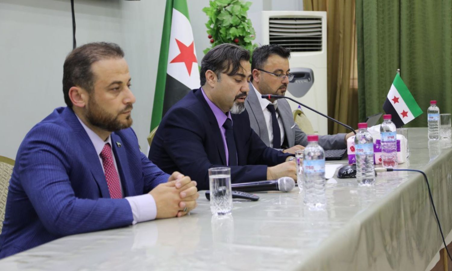 من اجتماع وزارة التربية لشرح خطة الاستجابة السريعة والمسار الاستراتيجي لتطوير مستقبل التعليم في سوريا - 27 أيار 2025 (وزارة التربية السورية)