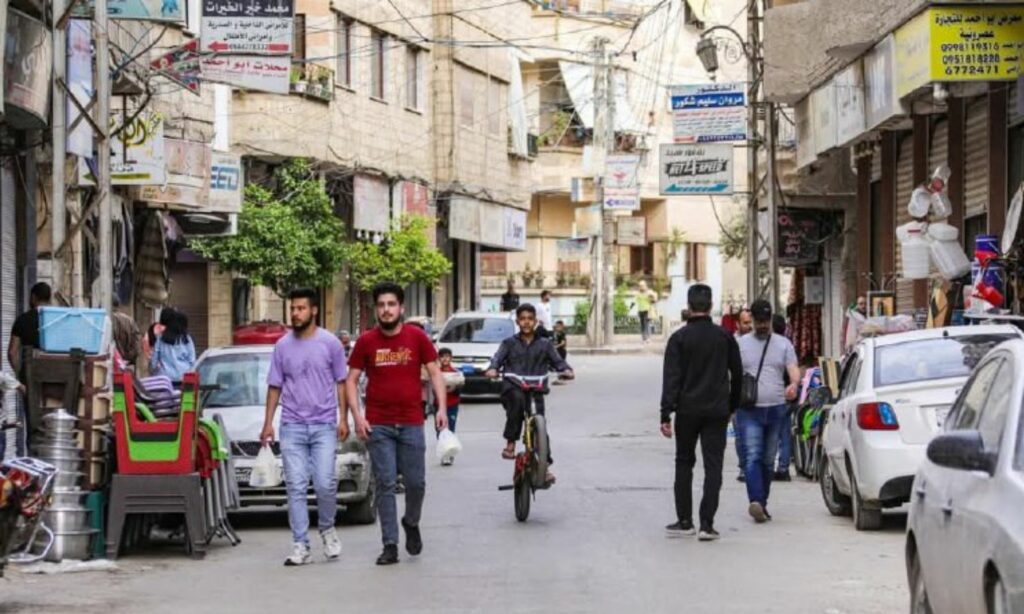 عودة الحياة إلى طبيعتها في منطقة أشرفية صحنايا في ريف دمشق-1 من آيار 2025( سانا)