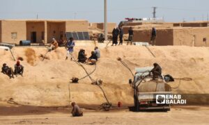 صهاريج تنقل المحروقات بين مناطق سيطرة "قسد" ومدينة رأس العين - 9 أيار 2025 (عنب بلدي)
