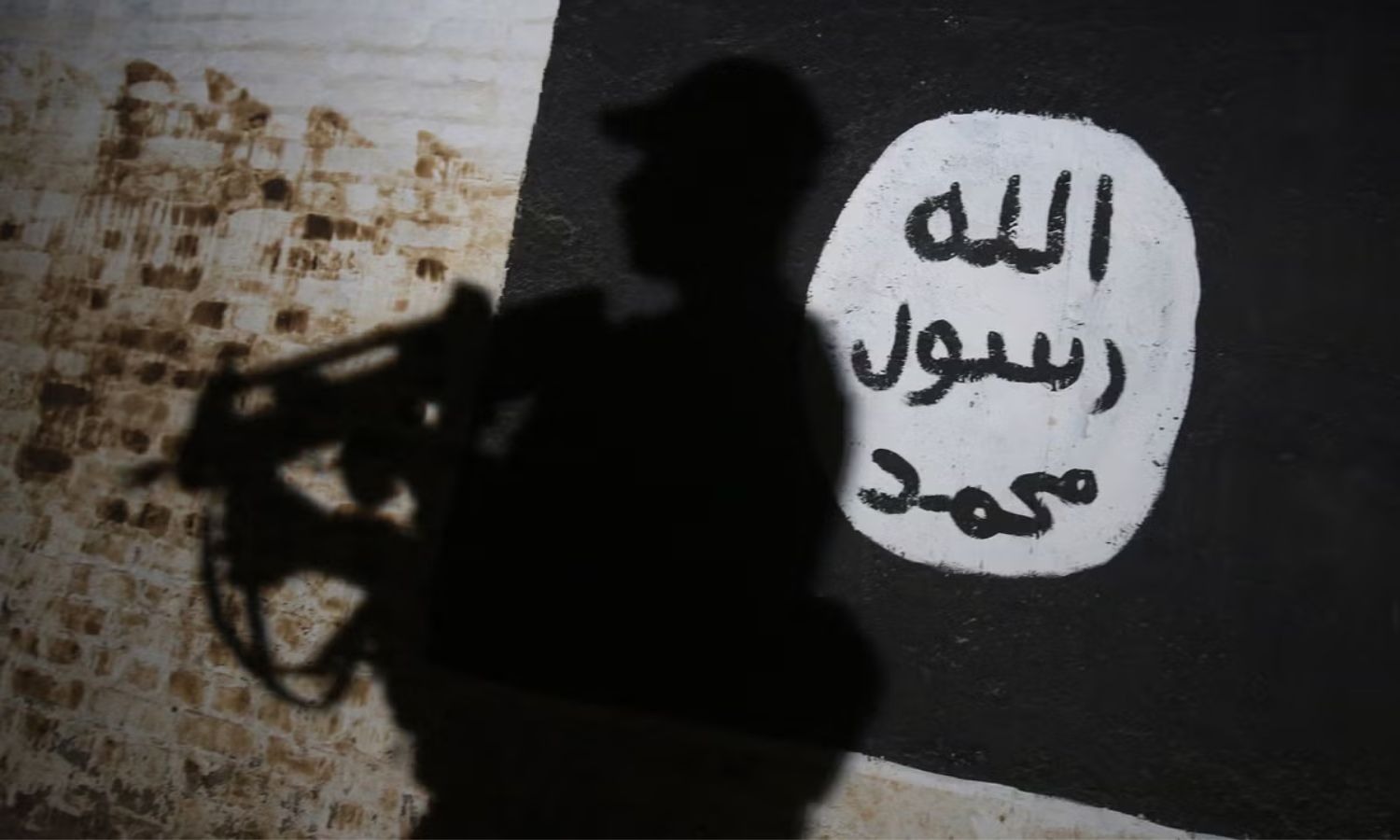 يتواجد أكثر من 400 مقاتل في تنظيم "الدولة الإسلامية" في بريطانيا دون محاكمات (AFP/ getty)