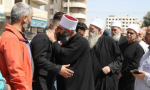الأمن العام يفرج عن موقوفين في ريف دمشق بحضور وجهاء من الطائفة الدرزية - 4 أيار 2025 (محافظة ريف دمشق/ تلجرام)