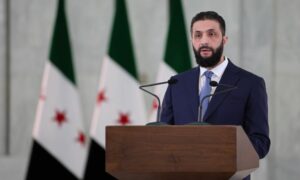 الرئيس السوري، أحمد الشرع، يوجه كلمة للشعب السوري بعد رفع العقوبات الأمريكية عن سوريا- 14 من أيار 2025 (سانا)