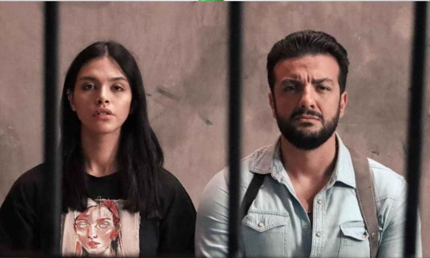 طلال مارديني ويارا قاسم في لقطة من مسلسل "روز" الذي عرض في الموسم الرمضاني 2025 (منصة viu)