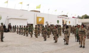 مقاتلون من قوات سوريا الديمقراطية خلال تدريبات عسكرية 26 من آذار 2025 (قسد)