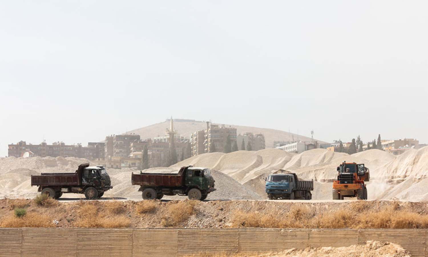 أعمال الحفر في مشروع ماروتا سيتي في المزة بدمشق (marotacity)
