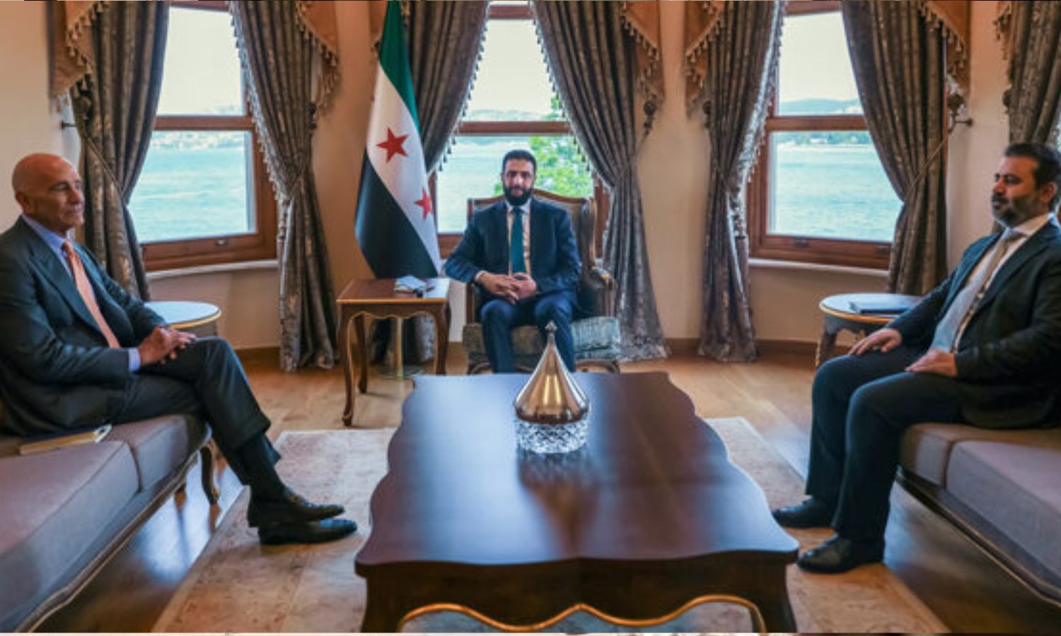 لقاء رئيس الجمهورية العربية السورية أحمد الشرع ووزير الخارجية والمغتربين أسعد الشيباني المبعوث الخاص للولايات المتحدة الأمريكية إلى سوريا توم باراك- 24 أيار 2025(سانا)