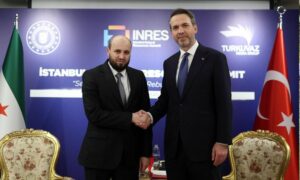وزير الطاقة السوري، محمد البشير، مع وزير الطاقة التركي، ألب أرسلان بيرقدار، في 2أيار 2025، (وزارة الطاقة السورية/ تليجرام).