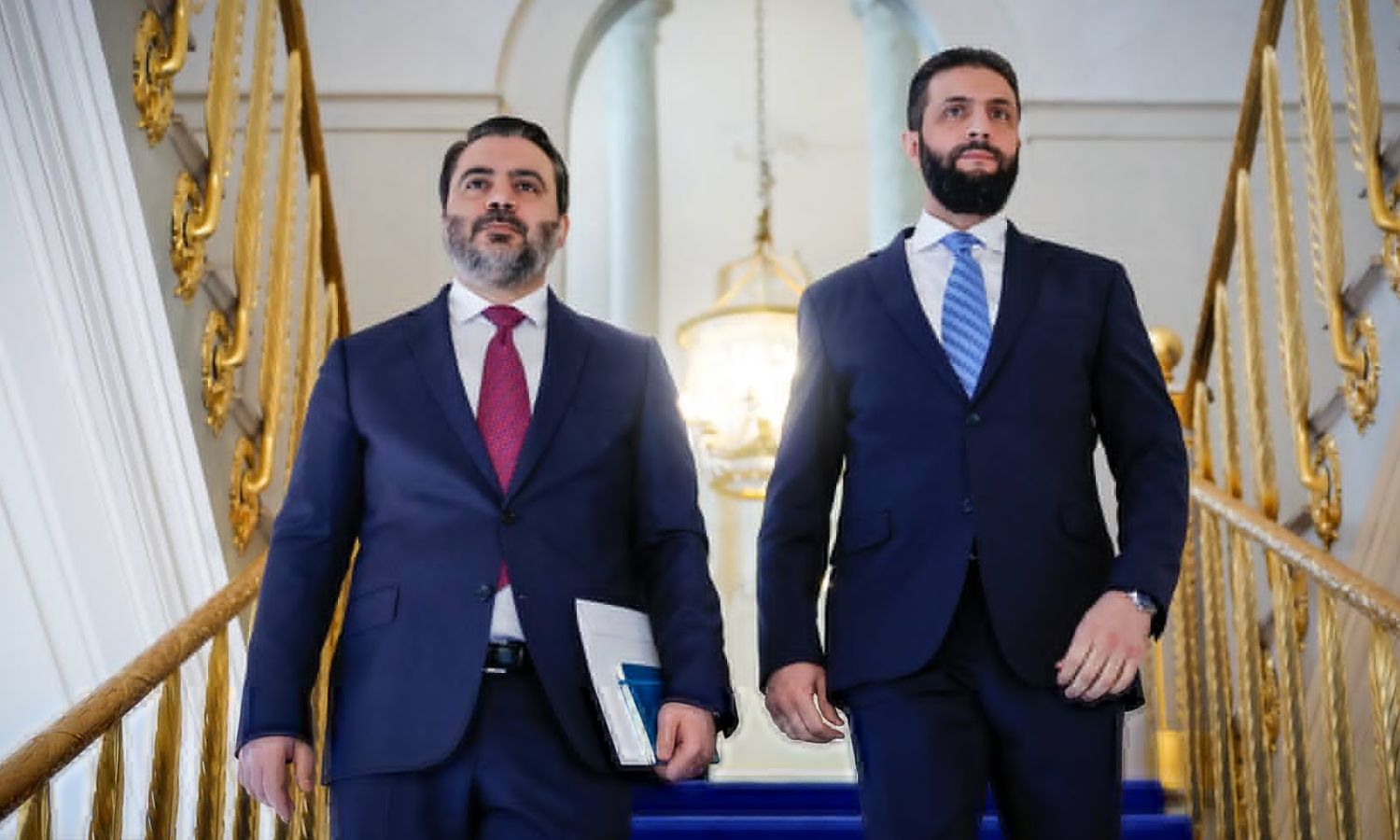 الرئيس السوري أحمد الشرع ووزير الخارجية أسعد الشيباني خلال زيارتهما إلى فرنسا 8 من أيار 2025 (أسعد الشيباني / إكس)