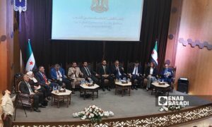 اجتماع اعضاء اللجنة الدستورية ومحافظ حلب مع أهالي ووجهاء المدينة - 25 حزيران 2025 (عنب بلدي/ محمد ديب بظت)