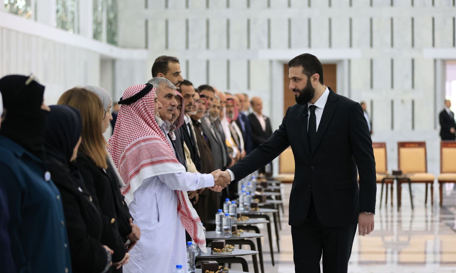 الشرع يلتقي بوجهاء وأعيان محافظة القنيطرة- 25 حزيران 2025 (رئاسة الجمهورية)