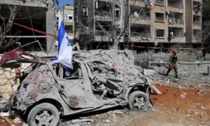 تبادلت إسرائيل وإيران القصف من سماء سوريا دون موقف رسمي من دمشق - 14 حزيران 2025 (رويترز)