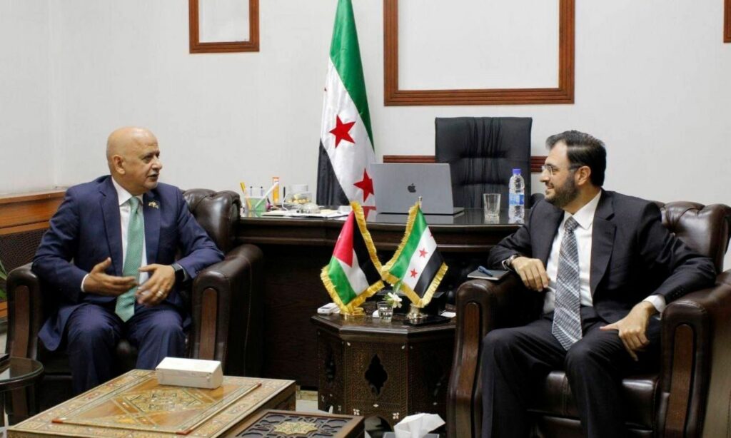 خلال لقاء وزير الاتصالات وتقانة المعلومات مع رئيس غرفة تجارة الأردن - دمشق 28 أيار 2025 (وزارة الاتصالات وتقانة المعلومات - فيس بوك)