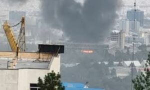 النيران تتصاعد من منبى التلفزيون الإيراني بعد القصف الإسرائيلي - 16 حزيران 2025 (مهر)