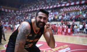 للاعب التركي كمال جانبولاط خلال مباراة له مع نادي الوحدة السوري - 21 آب 2025 (كمال جانبولاط/ فيسبوك)
