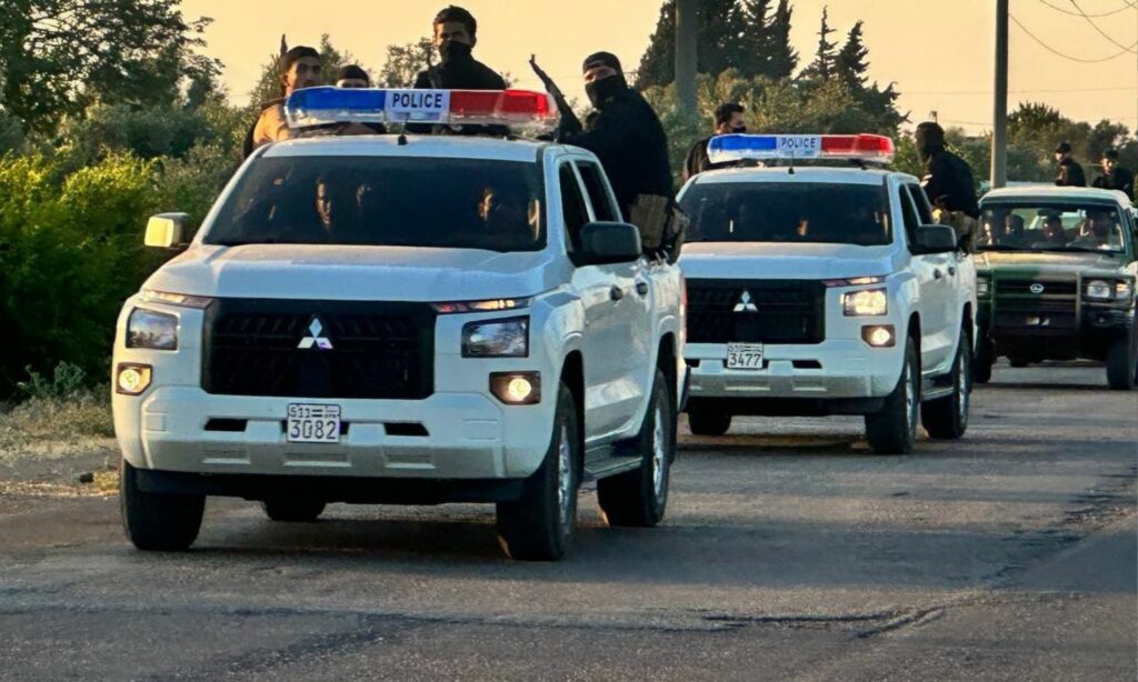 قيادة الأمن الداخلي في محافظة درعا ترسل تعزيزات أمنية إلى منطقة مساكن جلين بريف درعا الغربي 12 حزيران 2025 (وزارة الداخلية)