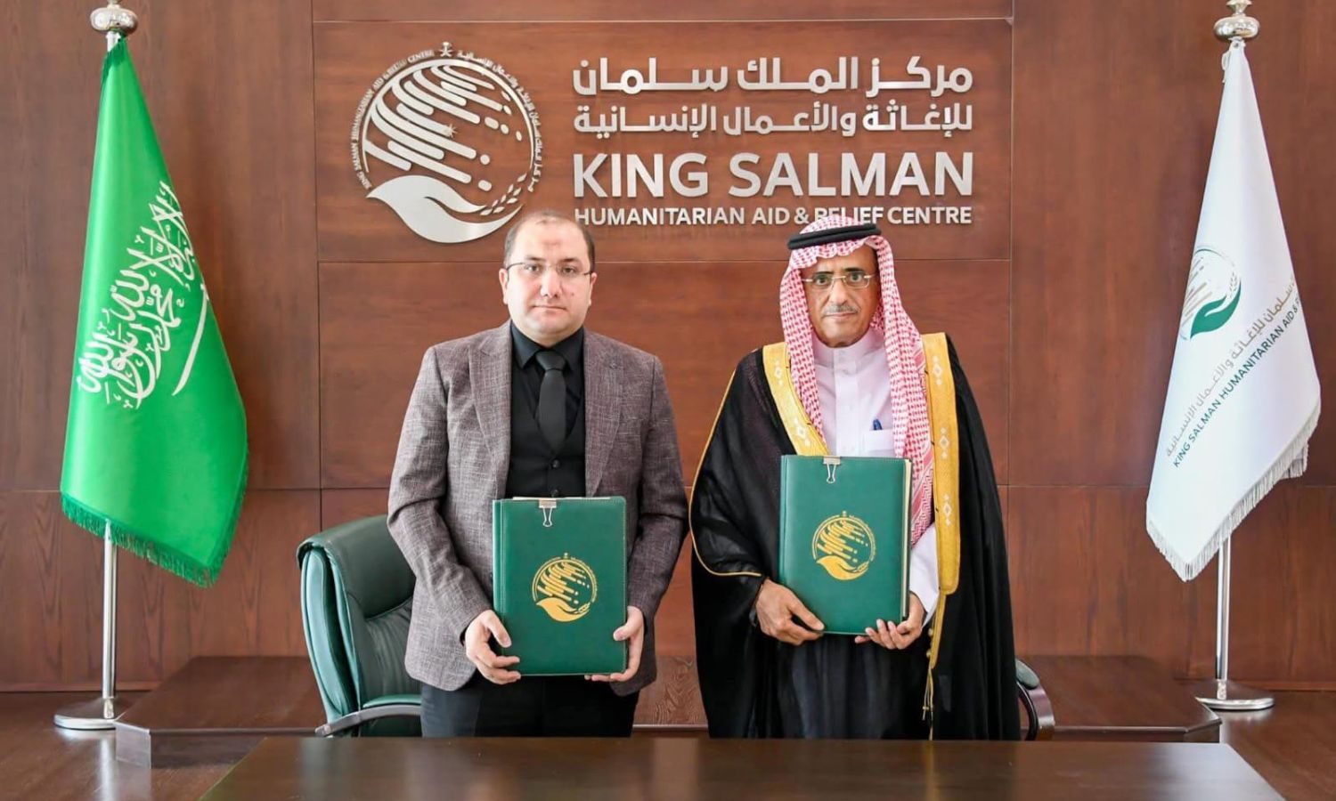 توقيع اتفاقية تعاون بين مركز الملك سلمان للإغاثة والأعمال الإنسانية السعودي والجمعية الدولية الأمين لتشييد وتجهيز مركز رعاية صحية في دمشق - 18 حزيران 2025 (الجمعية الدولية الأمين/ عنب بلدي)