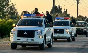 تعزيزات أمنية أرسلت إلى منطقة مساكن جلين بريف درعا الغربي، عقب تعرض دورية أمنية لكمين مسلح،12 حزيران 2025(محافظة درعا/تلجرام)