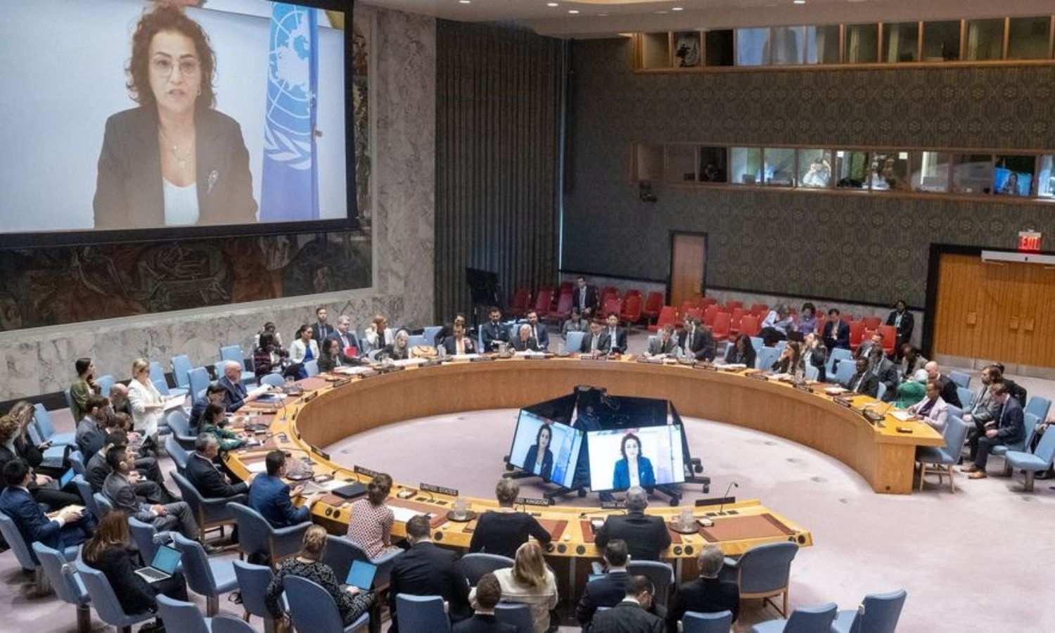 نجاة رشدي (على الشاشة) نائبة المبعوث الخاص للأمين العام إلى سوريا تقدم إحاطة إلى مجلس الأمن حول الوضع في سوريا - 17 حزيران 2025 (الأمم المتحدة/إسكندر ديبيبي)