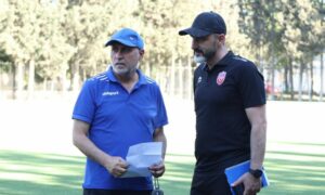 المدرب السوري نزار محروس في تدريبات نادي الوحدة - 29 أيار 2025 (نادي الوحدة/ فيس بوك)
