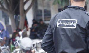 عانصر أمنية تنتشر ببلدة الشجرة بريف درعا الغربي - 4 حزيران 2025 (محافظة درعا/ تلجرام)