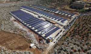 حقل طاقة شمسية لتشغيل محطة مياه العرشاني في إدلب - 24 أيار 2025 (وزارة الطاقة السورية) 