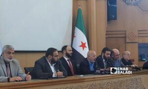 اجتماع وزير الاقتصاد والصناعة ومحافظ حلب مع صناعيين وممثلين فعاليات تجارية من مدينة حلب_ 22 حزيران 2025 (عنب بلدي/ محمد ديب بظت)