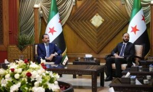 وزير السياحة مازن الصالحاني في لقاء مع محافظ حلب عزام الغريب، لمناقشة فرص الاستثمار السياحي وتحديد مسارات سياحية جديدة ضمن محافظة حلب-18 حزيران2025(وزارة السياحة/تلجرام)