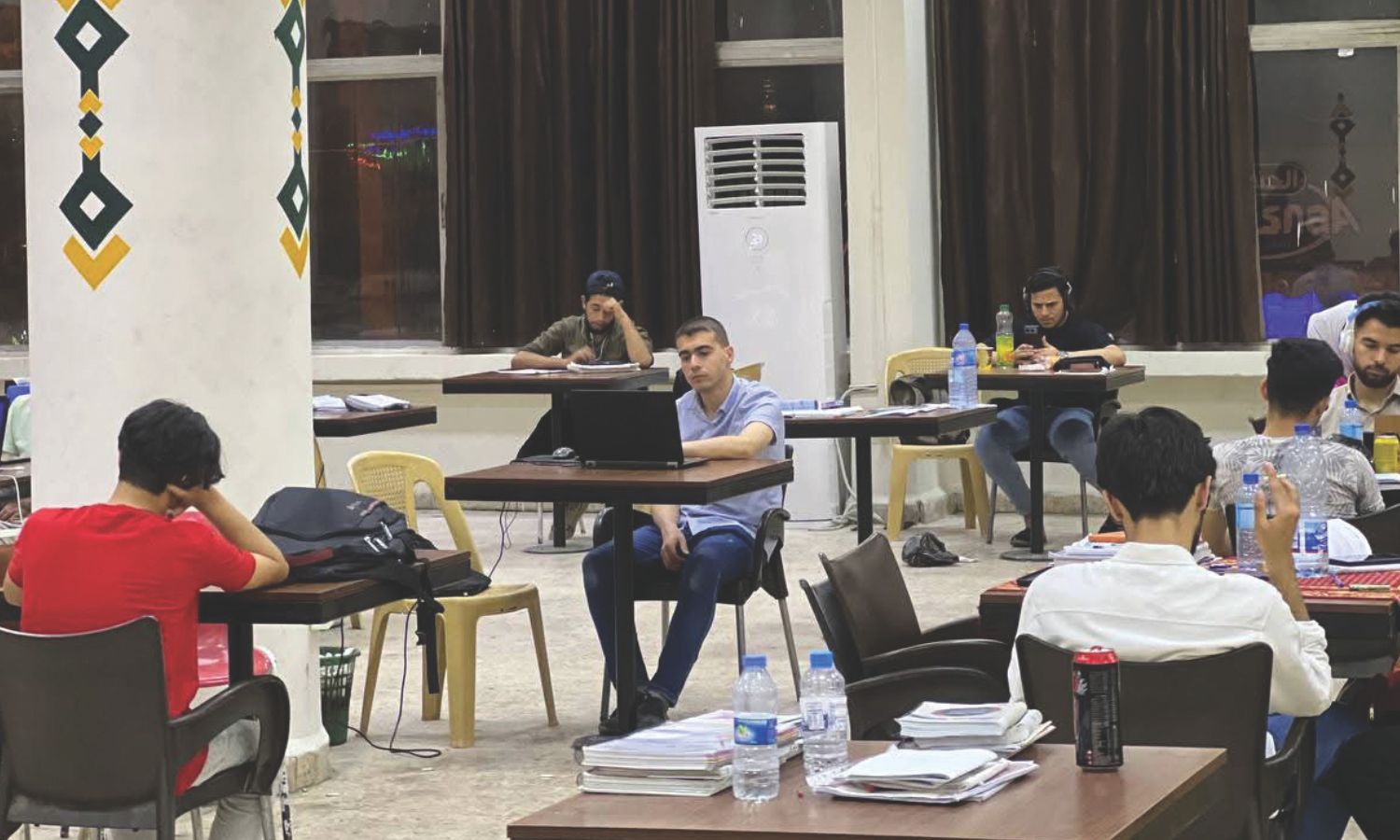 تتنوع مشارب الطلاب في المدينة الجامعية وأفكارهم لكنهم يتشاركون الغرف وقاعات الدراسة - 11 أيار 2025 (يوميات المدينة الجامعية/ فيسبوك)
