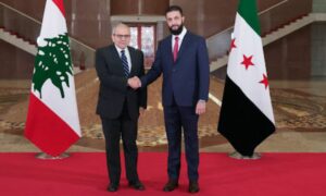 رئيس سوريا في المرحلة الانتقالية أحمد الشرع يستقبل رئيس الوزراء اللبناني نواف سلام - 14 نيسان 2025 (سانا)
