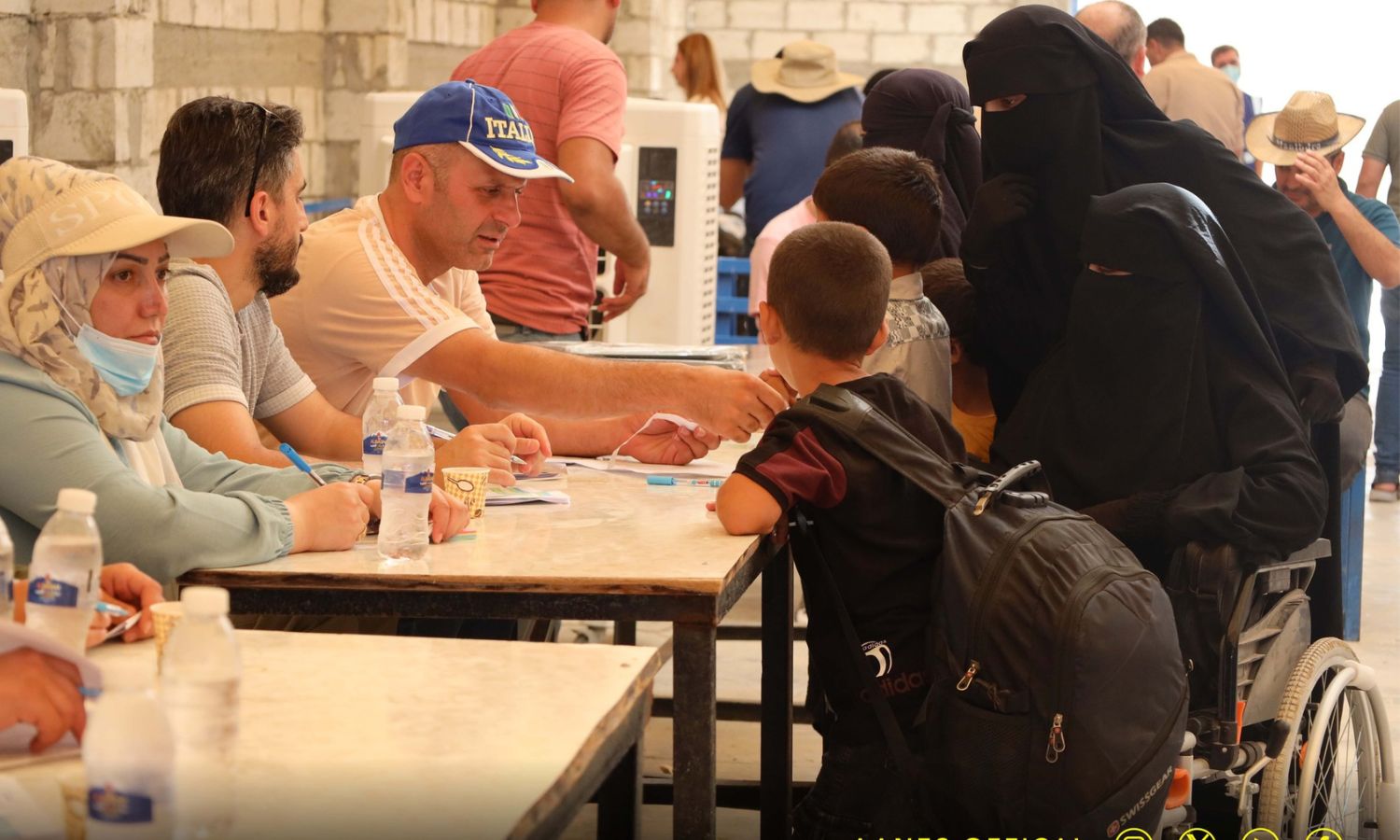 127 سوري يغادرون مخيم "الهول" إلى مناطقهم الأصلية - 30 تموز 2025 (الإدارة الذاتية/ فيسبوك)