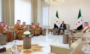 رئيس الجمهورية العربية السورية  أحمد الشرع يستقبل وفداً من رجال الأعمال السعوديين- 19 تموز 2025 (سانا)
