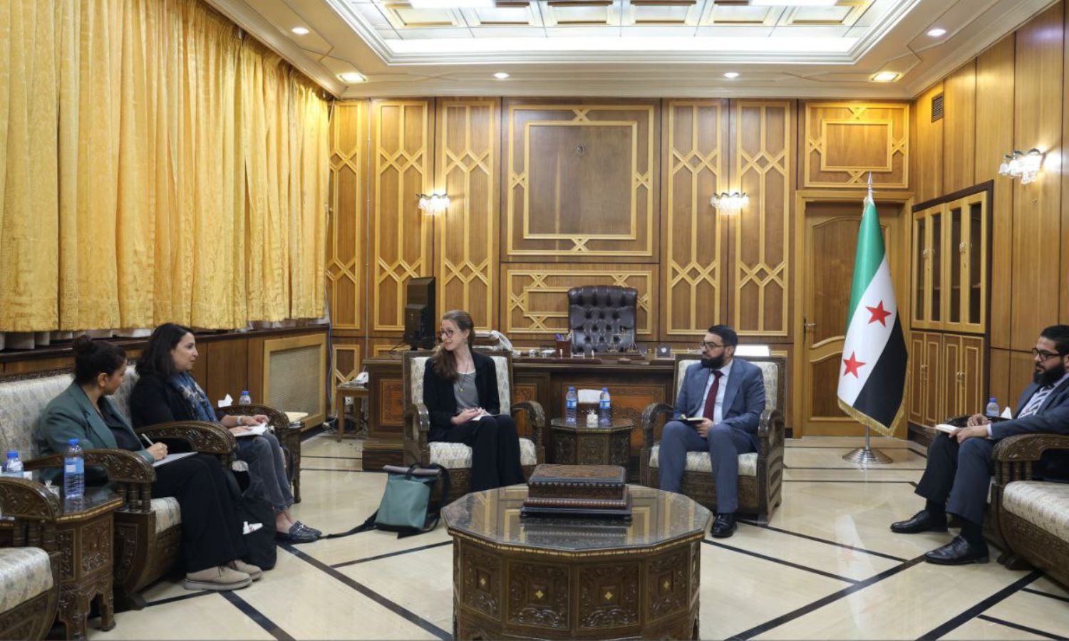 وزير العدل السوري مظهر الويس يستقبل وفدًا من منظمة العفو الدولية - 29 أيار 2025 (وزارة العدل/فيسبوك)