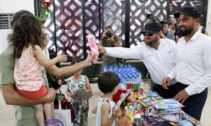  استقبال الاجئين السوريين العائدين من لبنان عبر معبر جديدة يابوس الحدودي  29 من تموز 2025 (سانا)