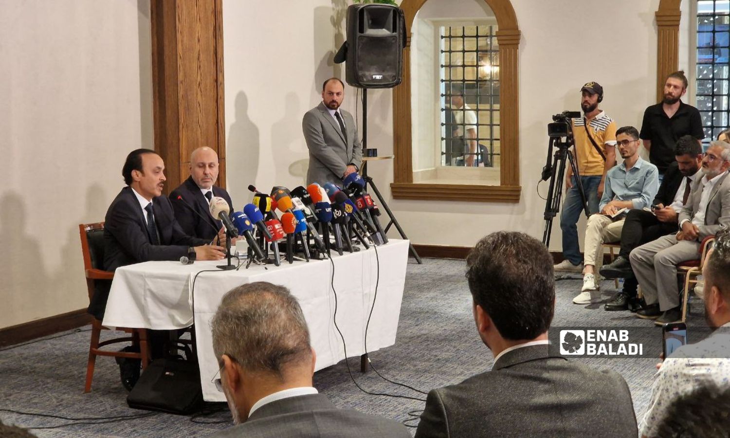 لجنة تقصي الحقائق بأحداث الساحل السوري تستعرض نتائج عملها ضمن مؤتمر صحفي عقدته بدمشق- 22 تموز 2025 (عنب بلدي/ أنس الخولي)
