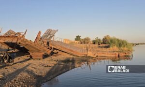 عبارات نهرية في بلدة الحسينية بدير الزور - 4 تموز 2025 (عنب بلدي/ عبادة الشيخ)
