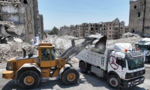 بدء عملية ترحيل الركام من أحياء حلب الشرقية- 23 حزيران 2025 (الدفاع المدني السوري)
