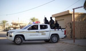 قوى الأمن الداخلي في دير الزور خلال تنفيذهم لحملة أمنية في مدينة البوكمال-7 تموز 2025(الداخلية/فيس بوك)