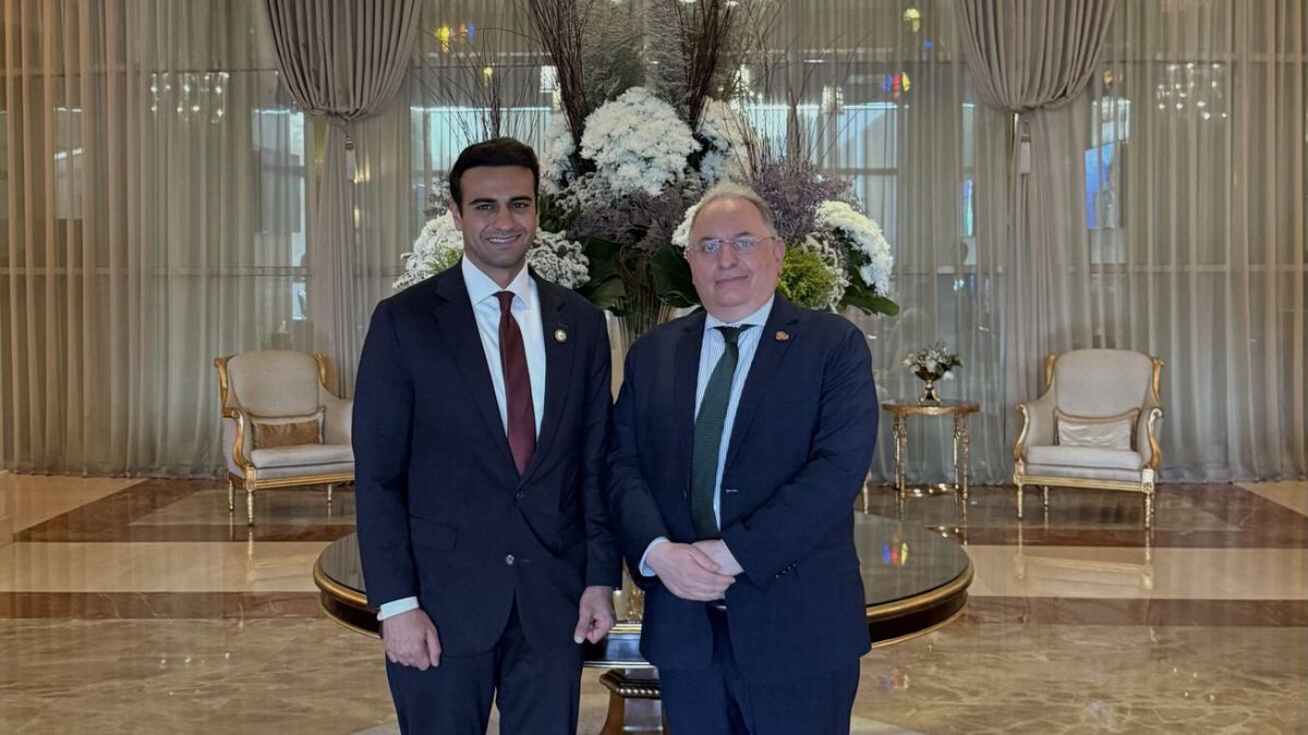 وزير المالية السوري محمد برنية يلتقي عضو الكونجرس الأمريكي ابراهام حمادة في دمشق - 10 آب 2025 (لينكد إن)