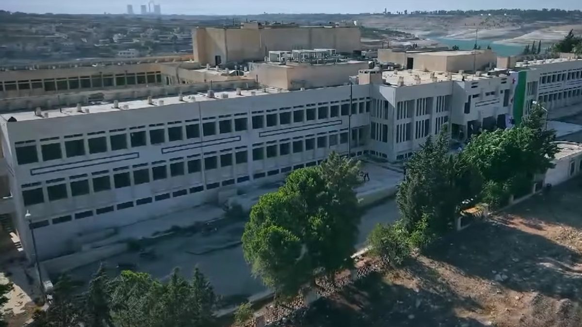 مستشفى مدينة الرستن في محافظة حمص - 22 آب 2025 (وزارة الصحة/ فيسبوك)